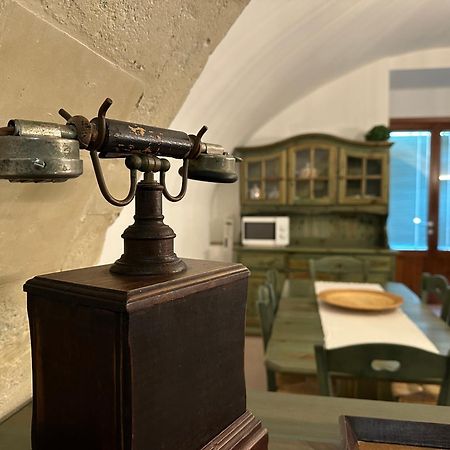 Historic B&B Apartments Home Кьярамонте-Гульфи Экстерьер фото