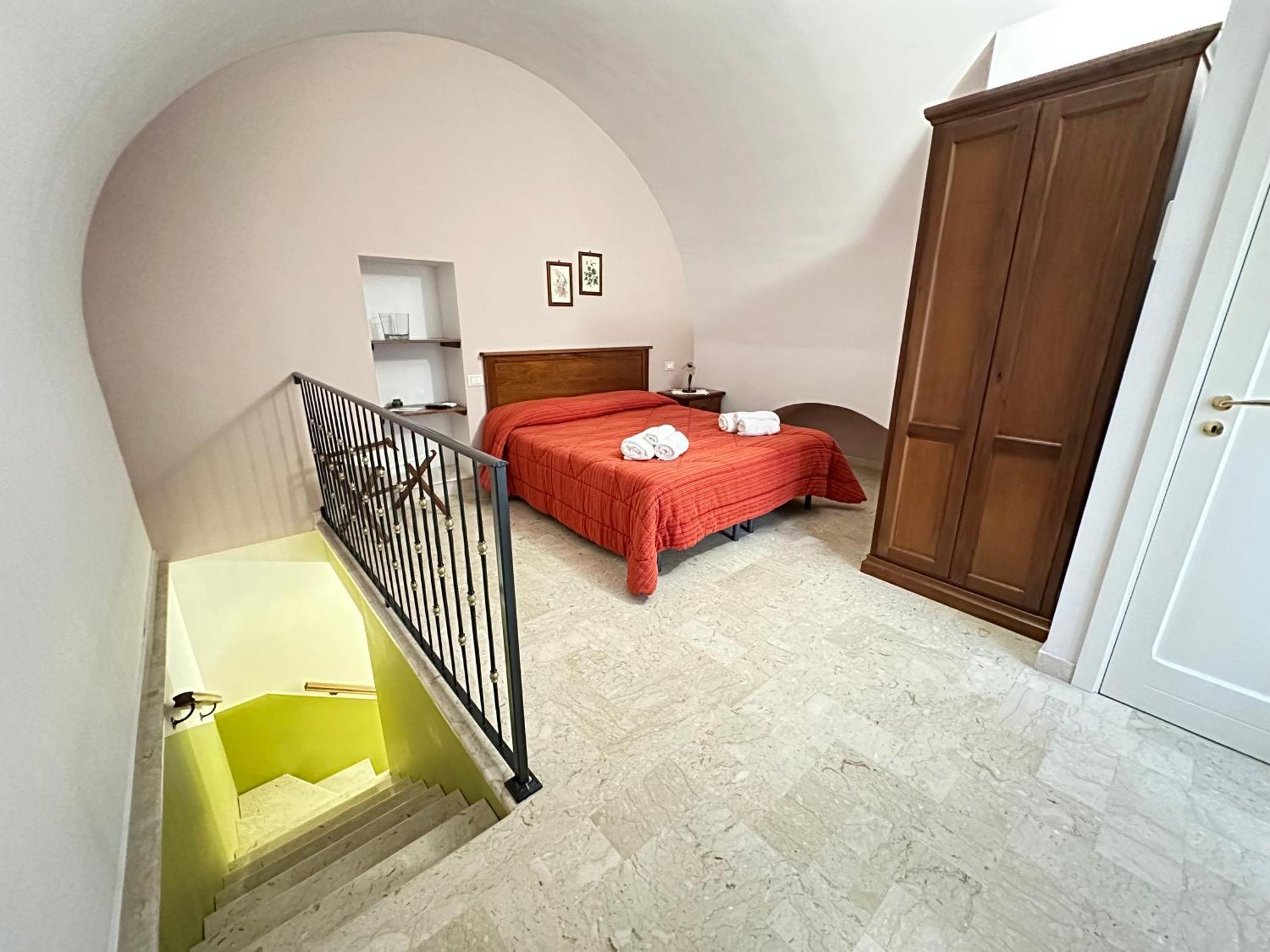 Historic B&B Apartments Home Кьярамонте-Гульфи Экстерьер фото