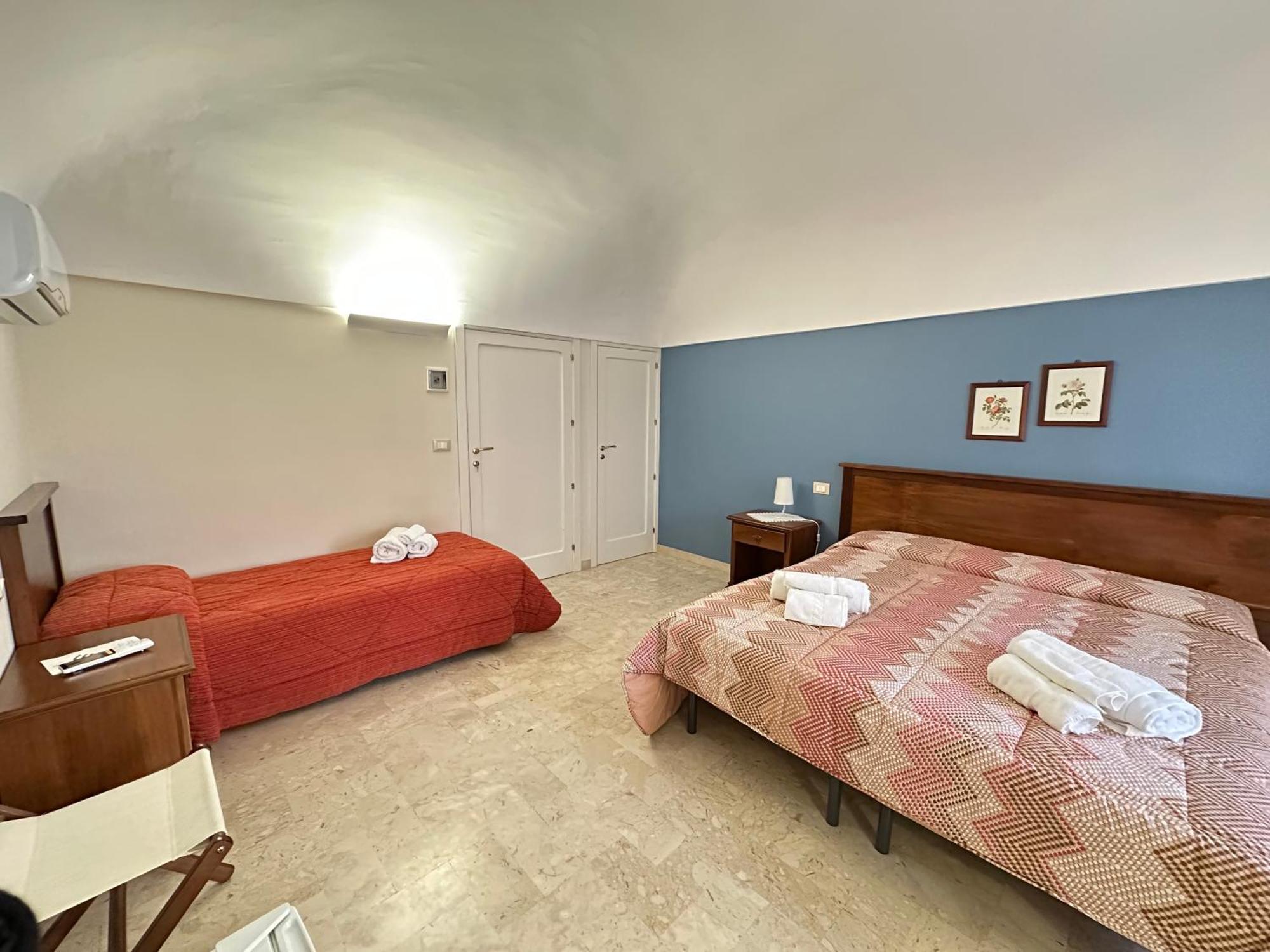 Historic B&B Apartments Home Кьярамонте-Гульфи Экстерьер фото